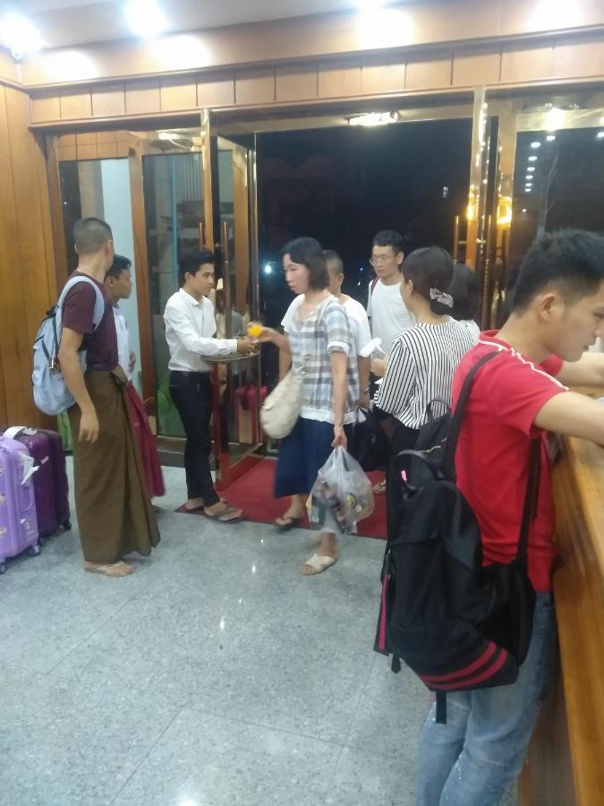 Mandalar May One Hotel Mandalay Extérieur photo