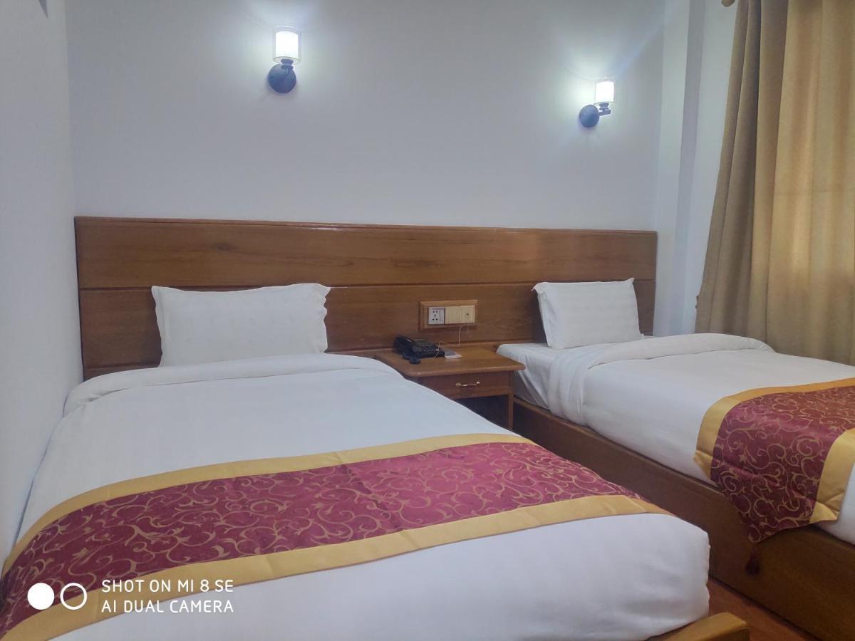 Mandalar May One Hotel Mandalay Extérieur photo