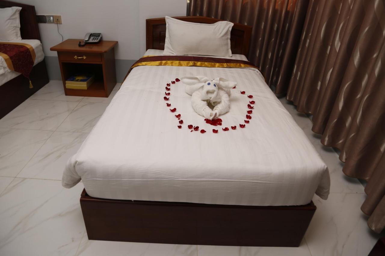 Mandalar May One Hotel Mandalay Extérieur photo